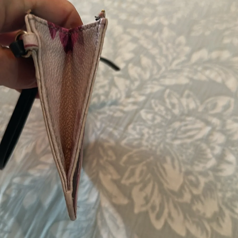 NWOT Kate Spade floral Leather Wristlet Wristlet 7 in x 4 in